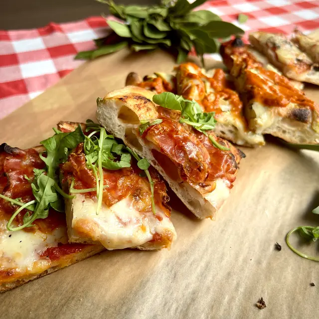 Pizza in teglia romana