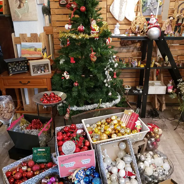 Grande braderie de Noël à la ressourcerie_Vaison-la-Romaine