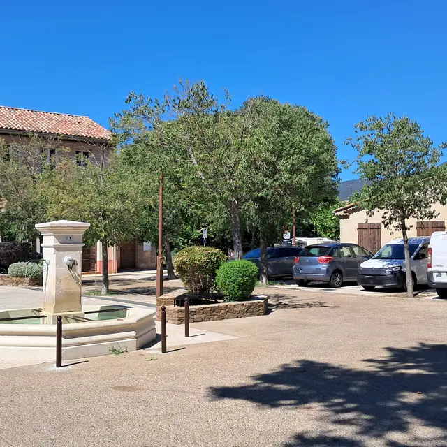Parking Place de La Mairie_La Mole