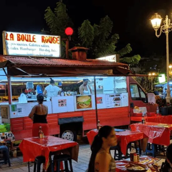 La Roulotte La Boule Rouge - Tahiti Tourisme