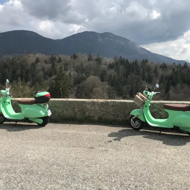 Les Bauges Vespa électrique et détente_Chignin