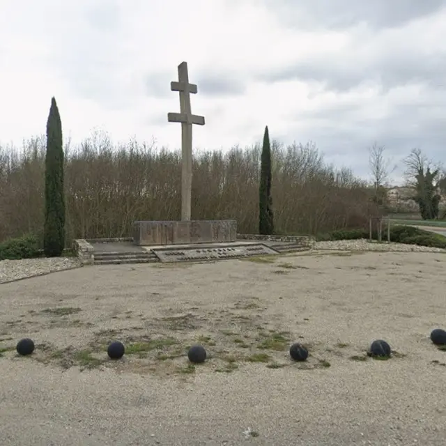 Stèle du Pont Troué_Massanes