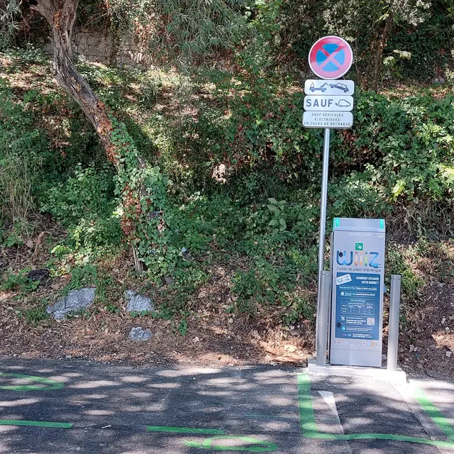 Parkings avec bornes de recharge électrique_Saint-Paul-de-Vence
