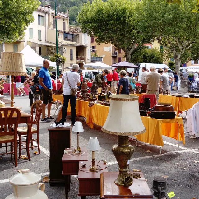 Vide grenier à Annot