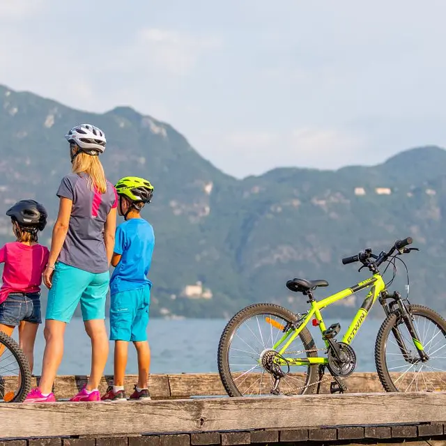Vélo au lac