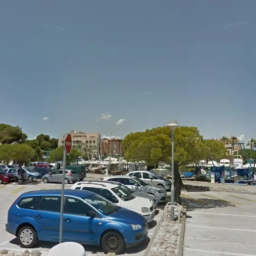 Parking des pécheurs / Le port d’Hyères - La Gavine