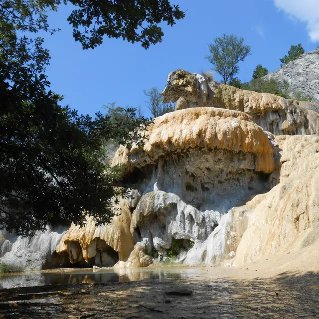 Fontaine Pétrifiante, Réotier
