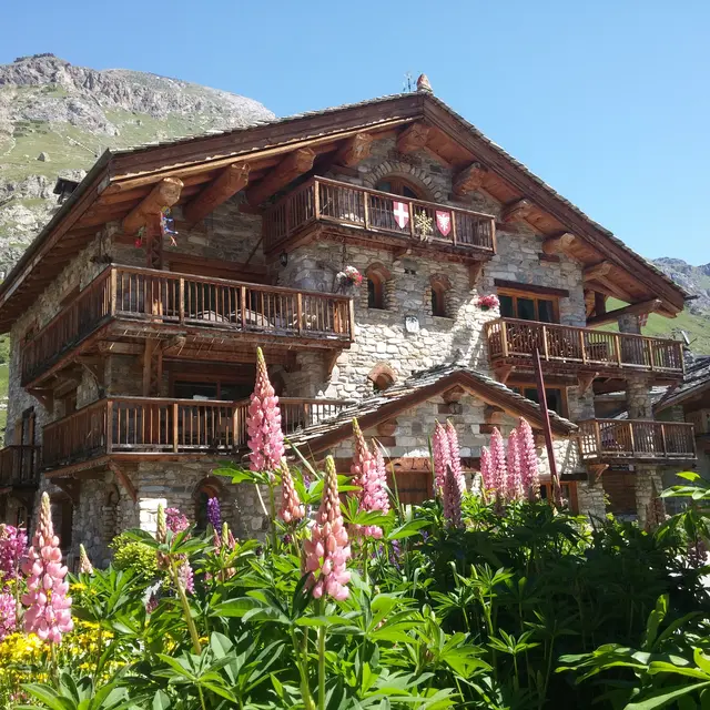 Chalet Avalin façade extérieur été