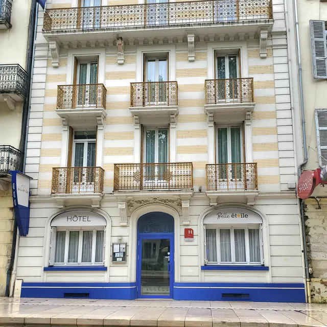 Façade