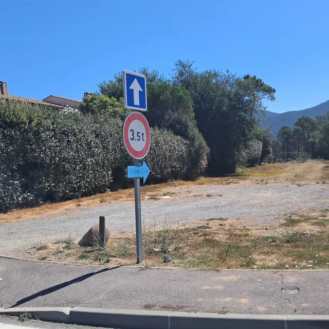 Parking Chemin du Raïa_La Mole