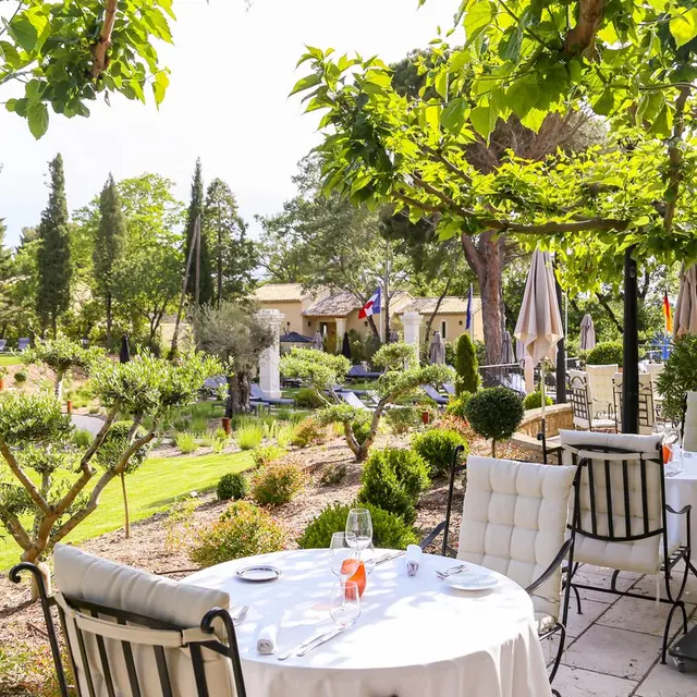 Restaurant de Valrugues terrasse restaurant