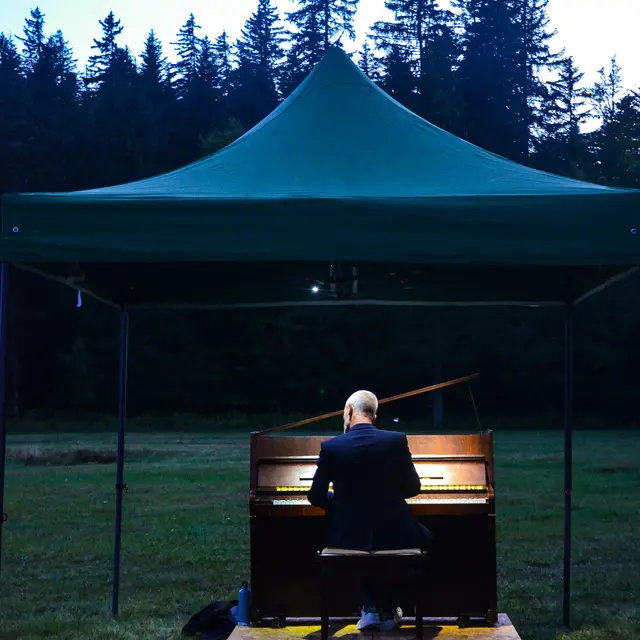 Concert de piano en plein air_Plateau des Petites Roches