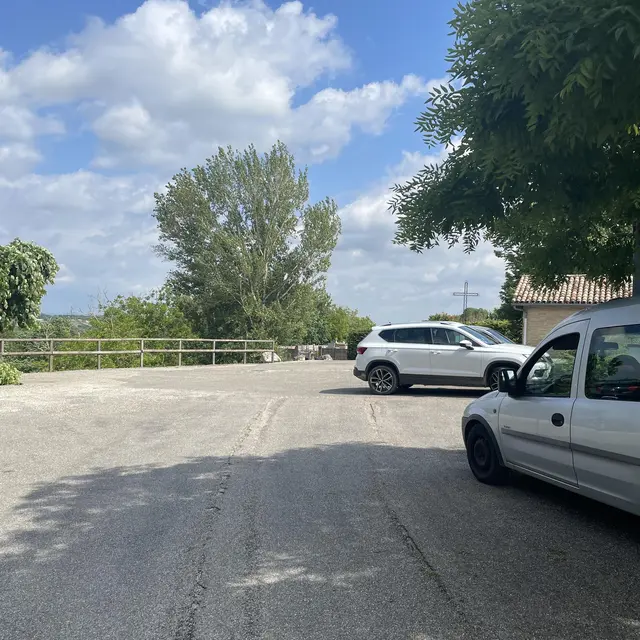 Parking chemin du Four_L'Honor-de-Cos