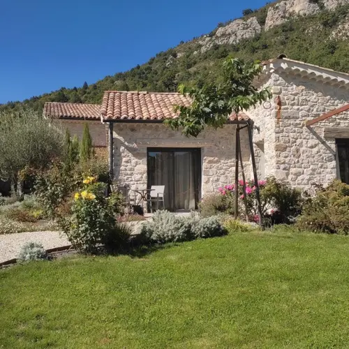 Sous les Roches - Gîte Le Cochonnier_Saint-Vincent-sur-Jabron