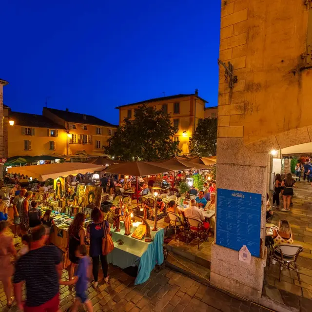 Marché nocturne_Valbonne