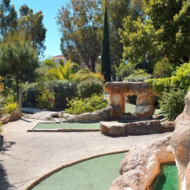 Mini-Golf Exotique