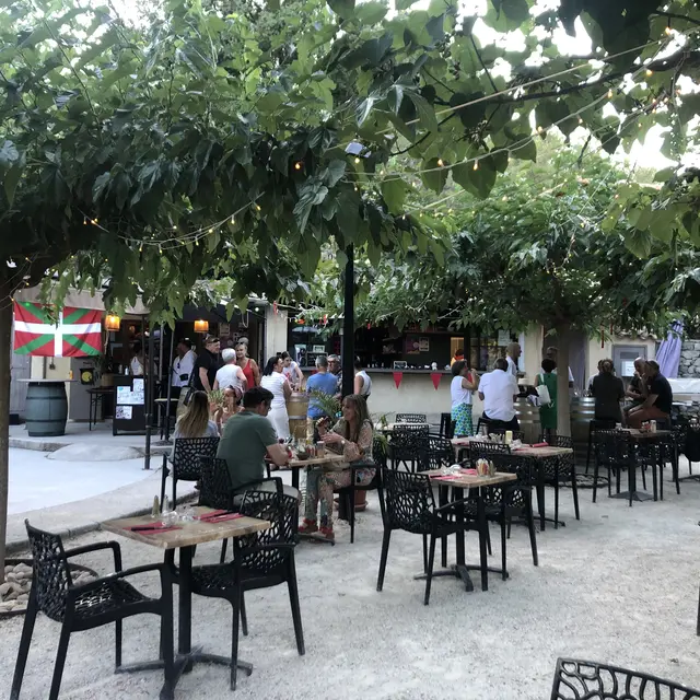 Chez le Basque_Aurons