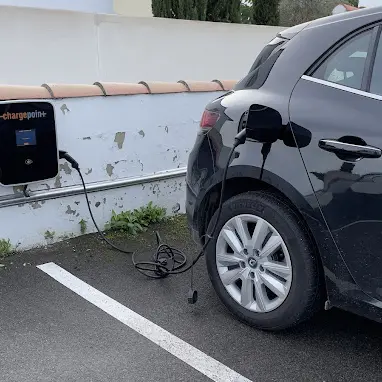 Borne de recharge pour véhicule électrique - ChargePoint Network_Saint-Martin-de-Ré