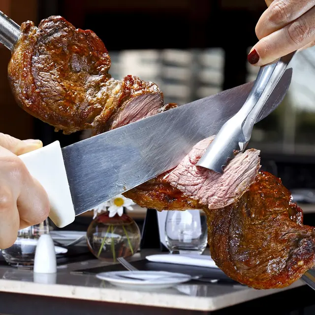 Le Cardinalin, Le Grill