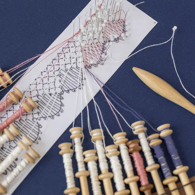 Atelier dentelle au fuseau - Médiathèque de Cluses_Cluses