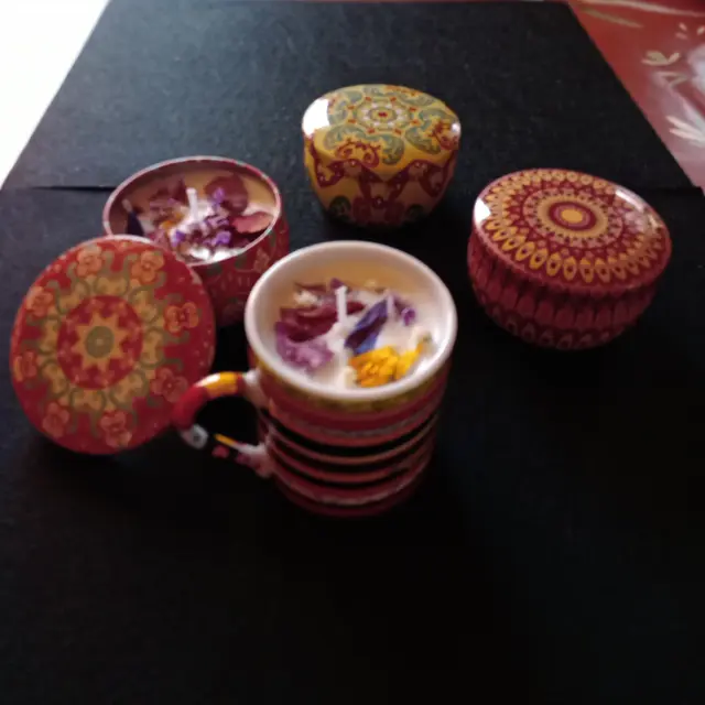 Atelier créatif : Fabrication de bougie à la cire de soja, décorée avec des fleurs séchées_Morzine