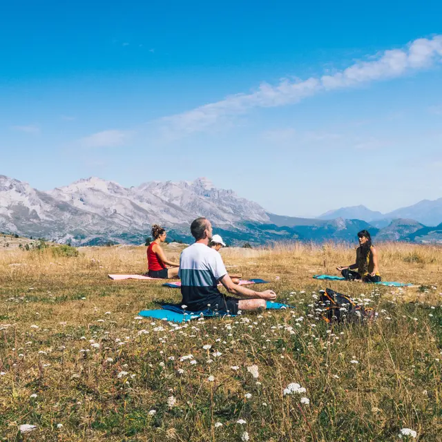 Yoga en altitude dans Le Dévoluy