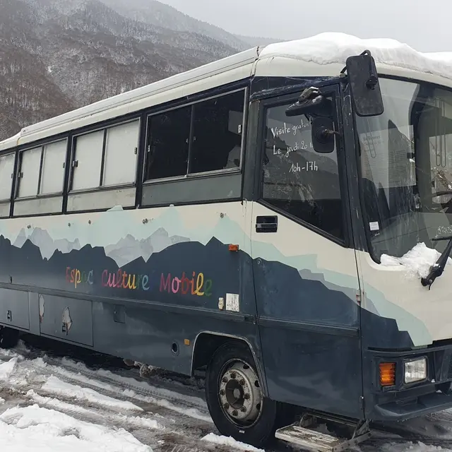 Un bus exposition Valléennes_Orlu