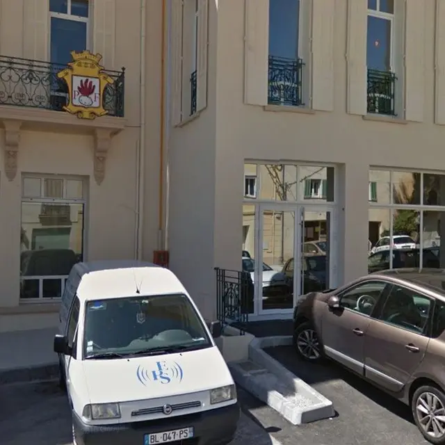 Parking Place Urbain Sénès