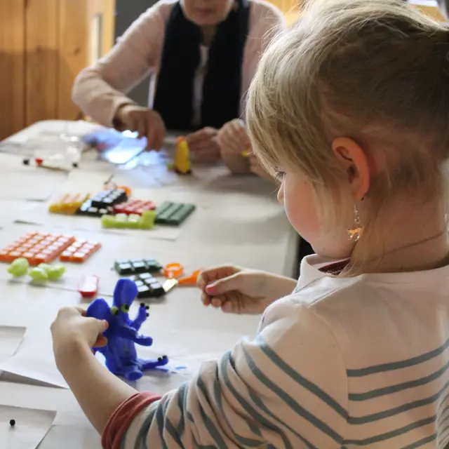 Modelage bougies - Atelier_Usson-en-Forez