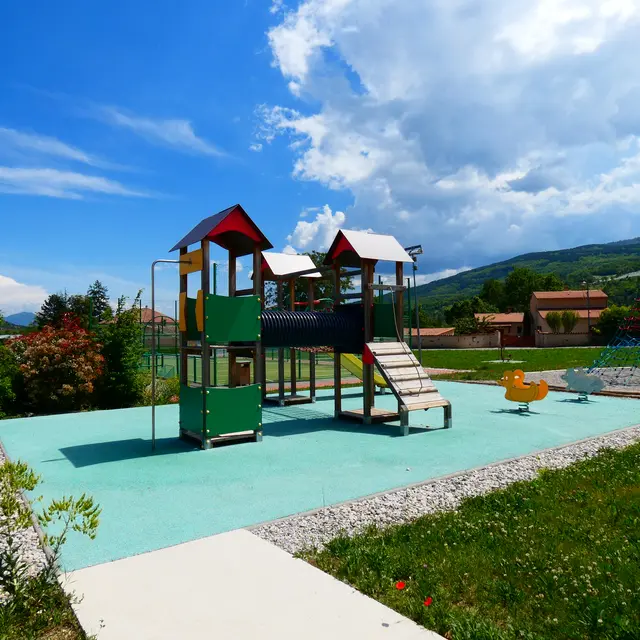 Aire de jeux de Châteauneuf-de-Chabre