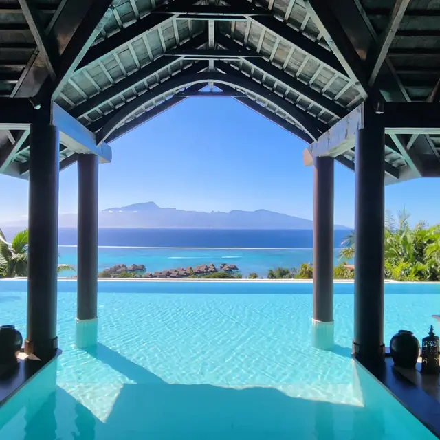 Villa Infinity piscine view