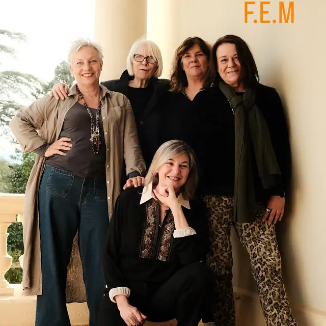 Exposition d'art contemporain féminin 49,6%_Sainte-Maxime
