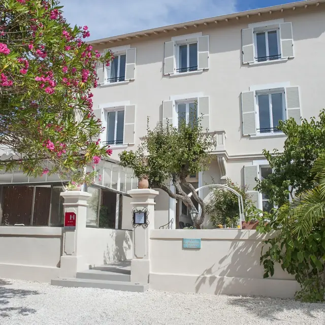 Entrée de l'Hôtel