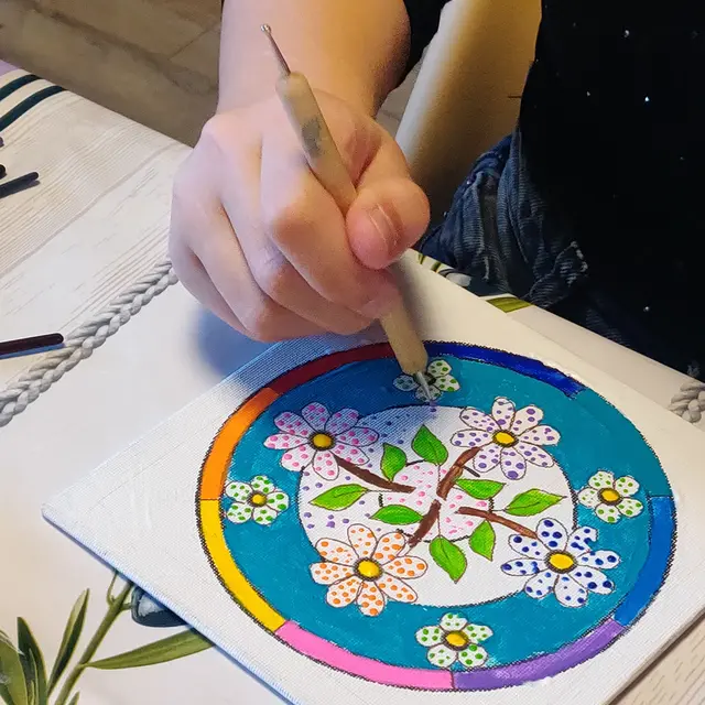 Atelier de peinture acrylique: réalisation de mandalas_Arvieux