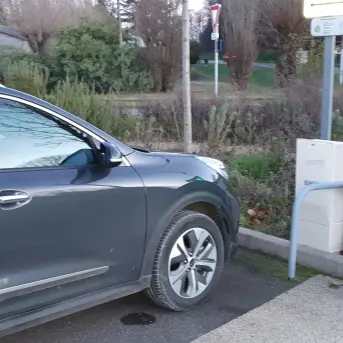 Borne de recharge électrique_Bourret