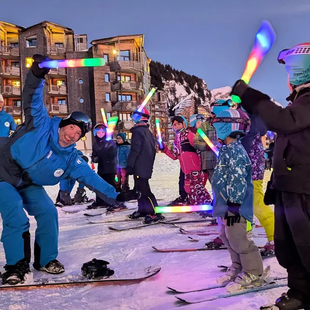 Descente aux flambeaux pour enfants par Easy2ride_Avoriaz