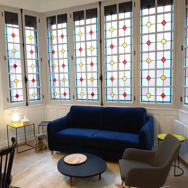 Vue générale du coin salon