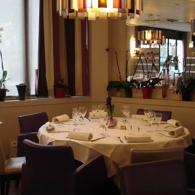 Brasserie La Tour Saint-Denis Pleyel