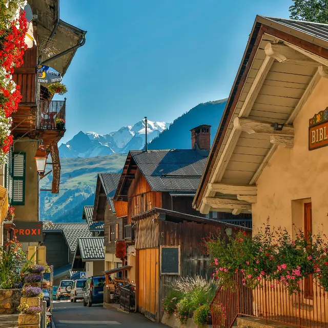 rue-principale-hauteluce-Mont-Blanc