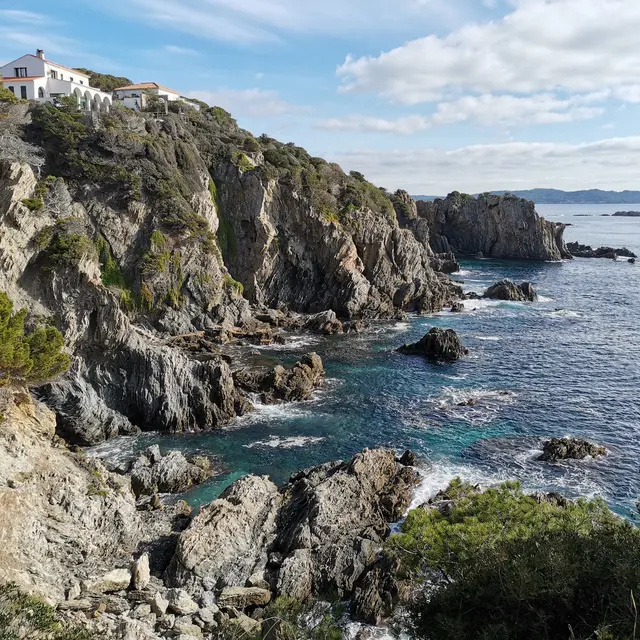 Sentier du littoral en direction du Port Auguier