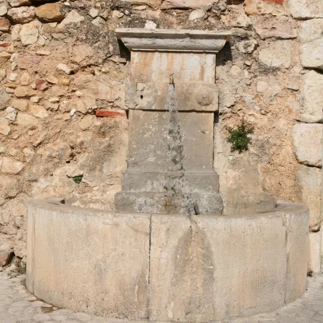 Fontaine des aires - Aups