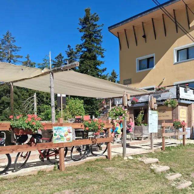 Chalet Jaune_Sarcenas