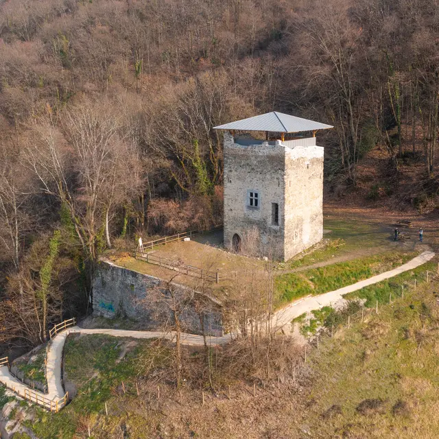 La Tour d'Etapes, la Versoud