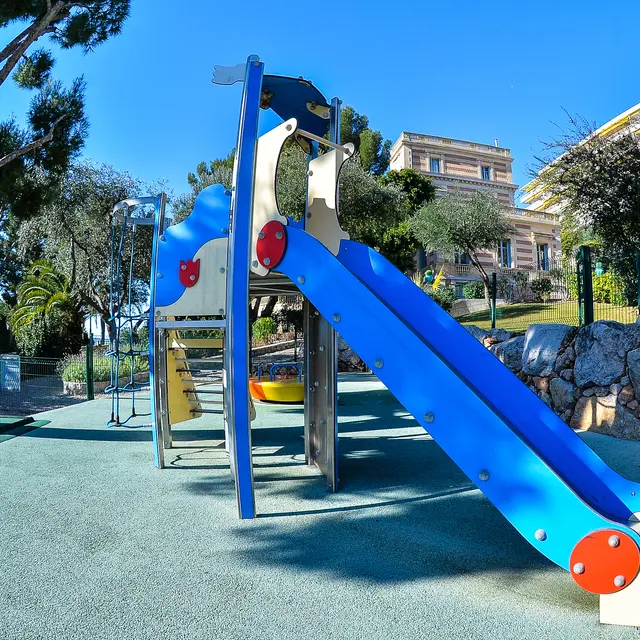 Jardin d'enfants- parc du château des terrasses