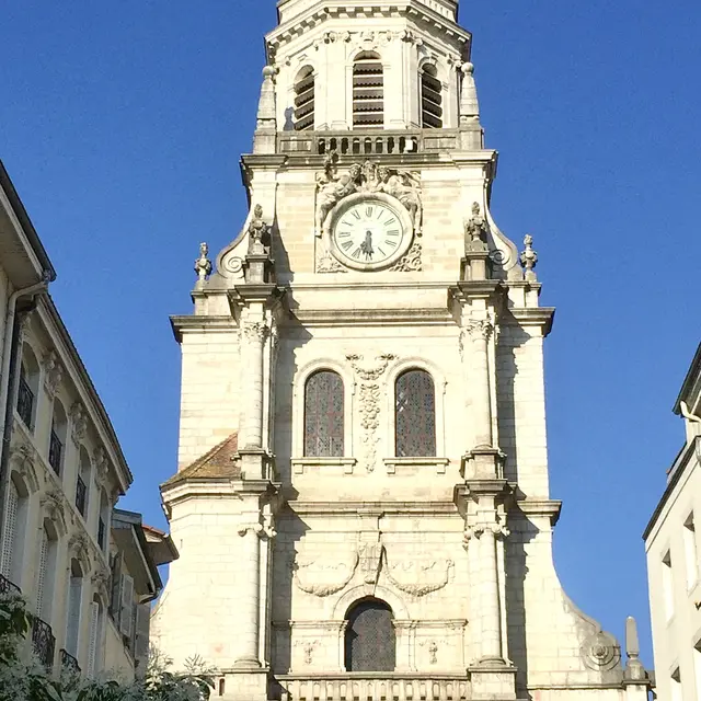 Façade ouest de la co-cathédrale Notre-Dame