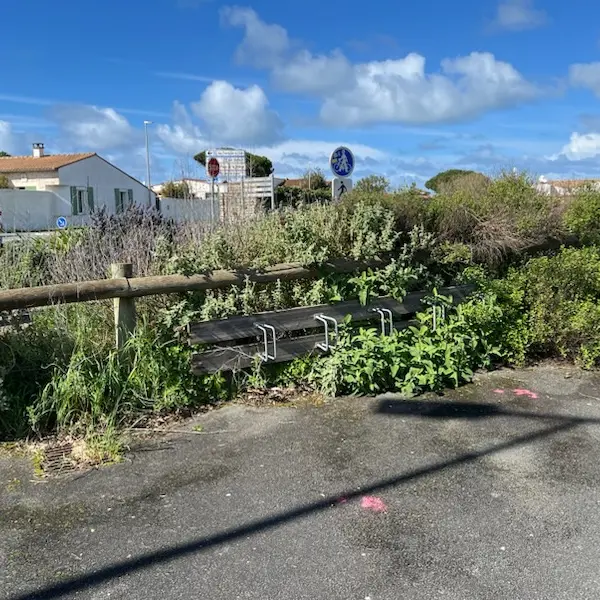 Parking vélos sur le parking de la Grange