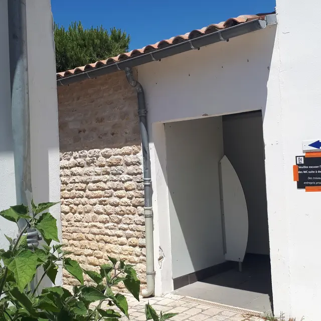 Toilettes de la placette de la bibliothèque