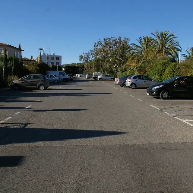 Parking les cyclades