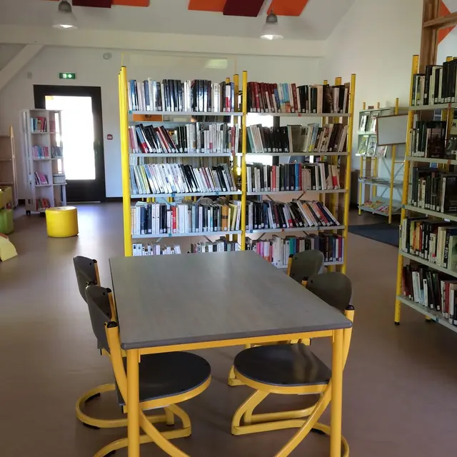 Bibliothèque - Copponex