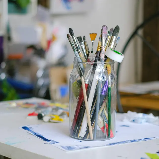 Atelier enfants peinture sur Santon - Fééries de Noël_Vaison-la-Romaine